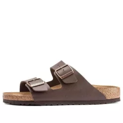 Birkenstock Arizona Birko-Flor Dark Brown dámske šľapky hnedé — produktová fotografia na bielom pozadí, bočný pohľad