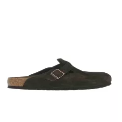 Birkenstock Boston Suede Mocha šľapky mokkové — produktová fotografia na bielom pozadí, bočný pohľad