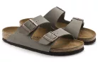 Birkenstock Arizona Birkibuc Stone šľapky — produktová fotografia na bielom pozadí, bočný pohľad