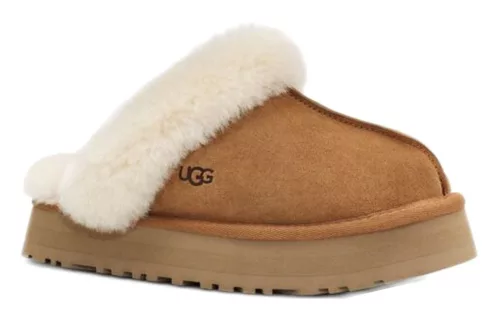 UGG Disquette Slipper Chestnut dámske nazúvacie papuče gaštanové — produktová fotografia na bielom pozadí, bočný pohľad