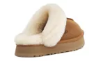 UGG Disquette Slipper Chestnut dámske nazúvacie papuče gaštanové — produktová fotografia na bielom pozadí, bočný pohľad