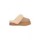 UGG Disquette Slipper Sand dámske nazúvacie papuče pieskové — produktová fotografia na bielom pozadí, bočný pohľad
