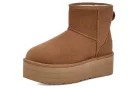 UGG Classic Mini Platform Boot Chestnut dámske členkové topánky gaštanové — produktová fotografia na bielom pozadí, bočný pohľad