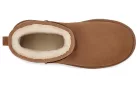 UGG Classic Mini Platform Boot Chestnut dámske členkové topánky gaštanové — produktová fotografia na bielom pozadí, bočný pohľad