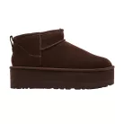 UGG Classic Ultra Mini Platform Boot Burnt Cedar dámske členkové topánky čokoládové — produktová fotografia na bielom pozadí, bočný pohľad