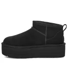 UGG Classic Ultra Mini Platform Boot Black dámske členkové topánky čierne — produktová fotografia na bielom pozadí, bočný pohľad