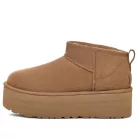 UGG Classic Ultra Mini Platform Boot Chestnut dámske členkové topánky gaštanové — produktová fotografia na bielom pozadí, bočný pohľad
