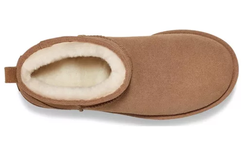 UGG Classic Ultra Mini Platform Boot Chestnut dámske členkové topánky gaštanové — produktová fotografia na bielom pozadí, bočný pohľad