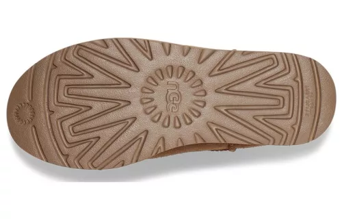 UGG Classic Ultra Mini Platform Boot Chestnut dámske členkové topánky gaštanové — produktová fotografia na bielom pozadí, bočný pohľad