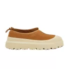 UGG Tasman Weather Hybrid Slipper Chestnut Whitecap nazúvacie papuče gaštanové — produktová fotografia na bielom pozadí, bočný pohľad