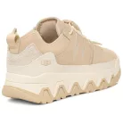 UGG CapTrail Low Light Beige nízke topánky béžové — produktová fotografia na bielom pozadí, bočný pohľad