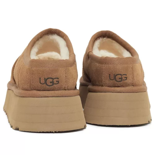 UGG Bea Mary Jane Chestnut dámske čižmy gaštanové — produktová fotografia na bielom pozadí, bočný pohľad