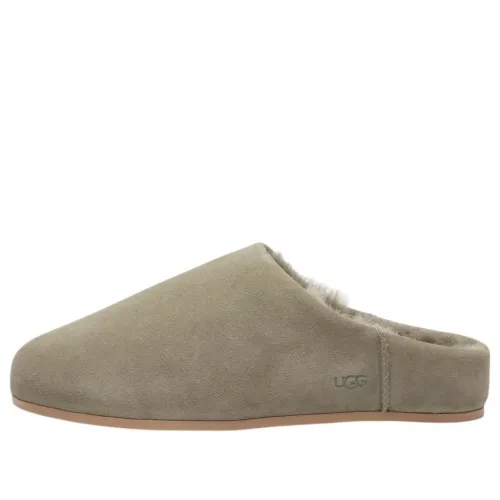 UGG Elea Slip-On Slipper Moss Green dámske nazúvacie papuče zelené — produktová fotografia na bielom pozadí, bočný pohľad