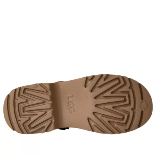 UGG Esmee Clog Chestnut dámske nazúvacie papuče gaštanové — produktová fotografia na bielom pozadí, bočný pohľad
