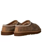 UGG Tasman Baxter Slipper Burnt Olive nazúvacie papuče olivové — produktová fotografia na bielom pozadí, bočný pohľad