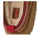 UGG Tazz II Slipper Chestnut dámske nazúvacie papuče gaštanové — produktová fotografia na bielom pozadí, bočný pohľad