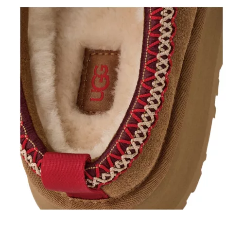 UGG Tazz II Slipper Chestnut dámske nazúvacie papuče gaštanové — produktová fotografia na bielom pozadí, bočný pohľad