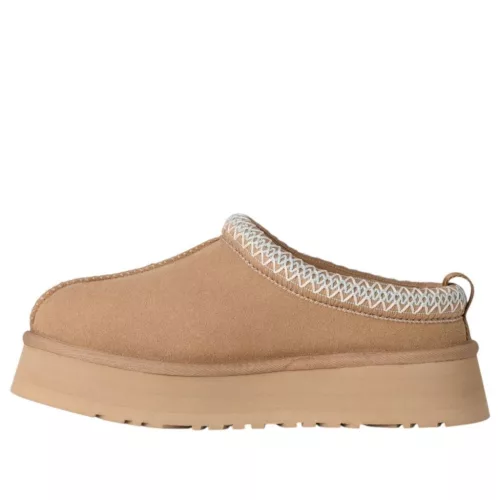 UGG Tazz II Slipper Sand dámske nazúvacie papuče pieskové — produktová fotografia na bielom pozadí, bočný pohľad