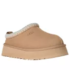 UGG Tazz II Slipper Sand dámske nazúvacie papuče pieskové — produktová fotografia na bielom pozadí, bočný pohľad