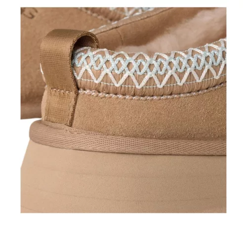 UGG Tazz II Slipper Sand dámske nazúvacie papuče pieskové — produktová fotografia na bielom pozadí, bočný pohľad