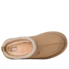 UGG Tazz II Slipper Sand dámske nazúvacie papuče pieskové — produktová fotografia na bielom pozadí, bočný pohľad