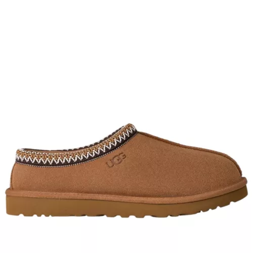 UGG Tasman II Slipper Chestnut nazúvacie papuče gaštanové — produktová fotografia na bielom pozadí, bočný pohľad