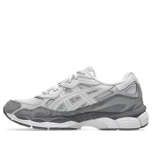 ASICS Gel-NYC Cloud Grey Cement Grey nízke streetové tenisky sivé — produktová fotografia na bielom pozadí, bočný pohľad