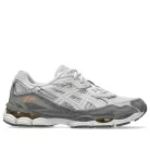 ASICS Gel-NYC Cloud Grey Cement Grey nízke streetové tenisky sivé — produktová fotografia na bielom pozadí, bočný pohľad