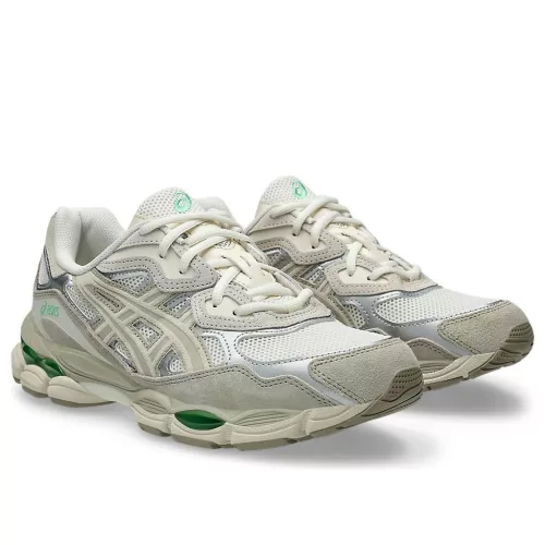 ASICS Gel-Nyc Cream Fossil nízke streetové tenisky krémové — produktová fotografia na bielom pozadí, bočný pohľad