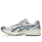 ASICS Gel-Kayano 14 Birch Pure Silver Teal Gold nízke bežecké tenisky strieborné-petrolejové — produktová fotografia na bielom pozadí, bočný pohľad
