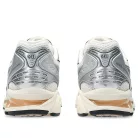 ASICS Gel-Kayano 14 Birch Pure Silver Teal Gold nízke bežecké tenisky strieborné-petrolejové — produktová fotografia na bielom pozadí, bočný pohľad