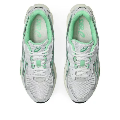ASICS Gel-NYC 2055 White Menthol nízke streetové tenisky biele — produktová fotografia na bielom pozadí, bočný pohľad