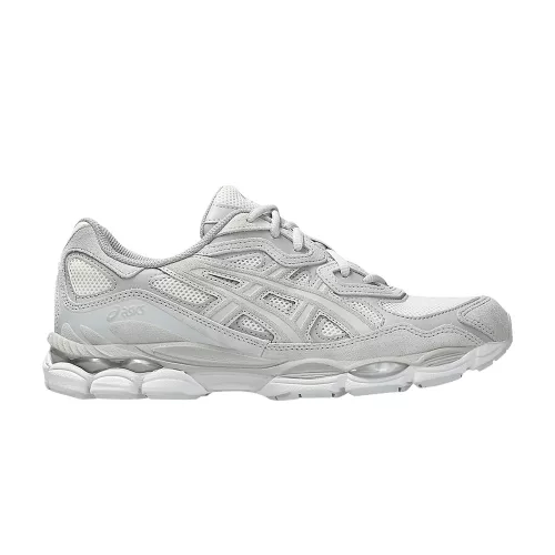 ASICS Gel-NYC Cream Cloud Grey nízke streetové tenisky krémové-sivé — produktová fotografia na bielom pozadí, bočný pohľad