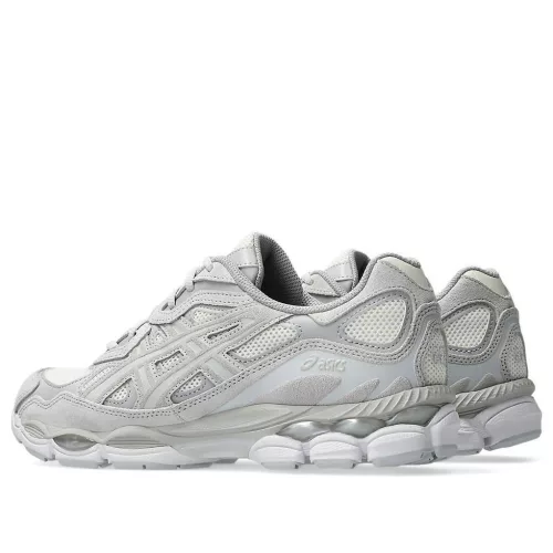 ASICS Gel-NYC Cream Cloud Grey nízke streetové tenisky krémové-sivé — produktová fotografia na bielom pozadí, bočný pohľad