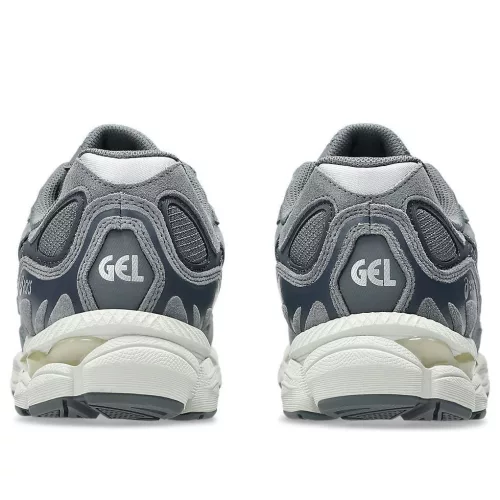 ASICS Gel-NYC Steel Grey Carrier Grey nízke streetové tenisky sivé — produktová fotografia na bielom pozadí, bočný pohľad