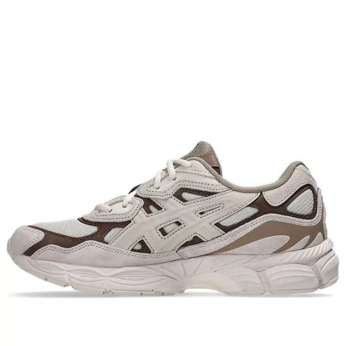 ASICS Gel-NYC Mineral Beige nízke streetové tenisky béžové — produktová fotografia na bielom pozadí, bočný pohľad