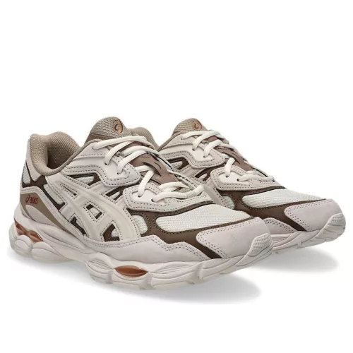 ASICS Gel-NYC Mineral Beige nízke streetové tenisky béžové — produktová fotografia na bielom pozadí, bočný pohľad
