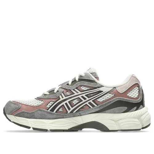 ASICS Gel-NYC Birch Driftwood nízke streetové tenisky — produktová fotografia na bielom pozadí, bočný pohľad