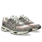 ASICS Gel-NYC Birch Driftwood nízke streetové tenisky — produktová fotografia na bielom pozadí, bočný pohľad