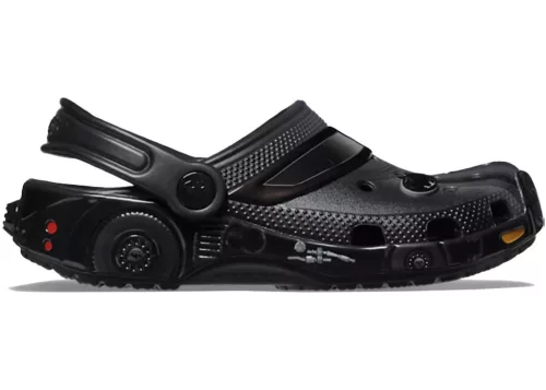 Crocs Classic Clog Batman Batmobile detské nazúvacie papuče — produktová fotografia na bielom pozadí, bočný pohľad