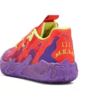 Puma LaMelo Ball MB.03 Lo Lava nízke streetové tenisky — produktová fotografia na bielom pozadí, bočný pohľad