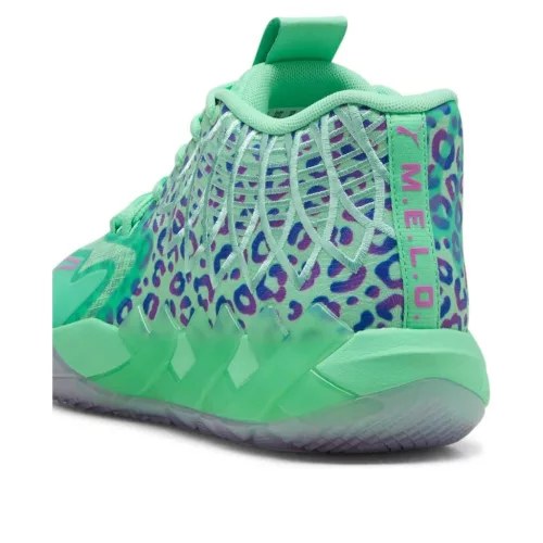 Puma LaMelo Ball MB.01 Alien Safari nízke streetové tenisky — produktová fotografia na bielom pozadí, bočný pohľad