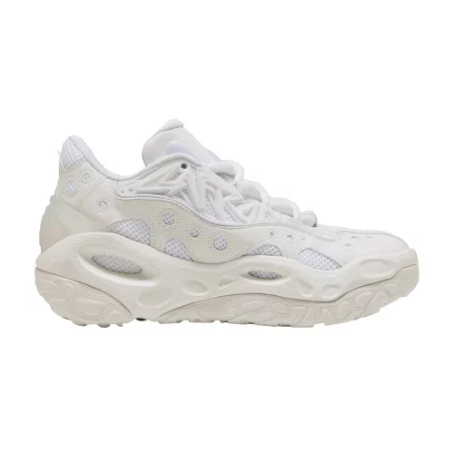 Puma LaMelo Ball LaFrancé RNR Triple White nízke streetové tenisky biele — produktová fotografia na bielom pozadí, bočný pohľad