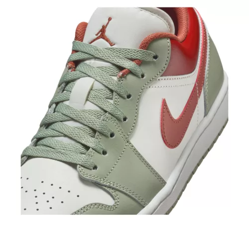 Jordan 1 Low Jade Horizon nízke streetové tenisky — produktová fotografia na bielom pozadí, bočný pohľad
