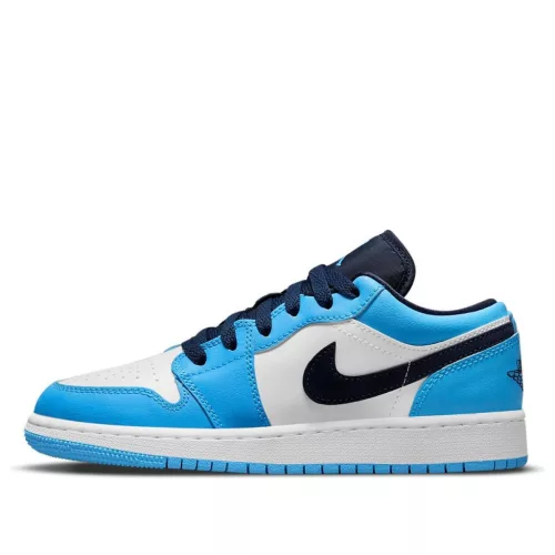 Jordan 1 Low UNC detské nízke streetové tenisky — produktová fotografia na bielom pozadí, bočný pohľad