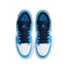 Jordan 1 Low UNC detské nízke streetové tenisky — produktová fotografia na bielom pozadí, bočný pohľad