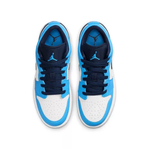Jordan 1 Low UNC detské nízke streetové tenisky — produktová fotografia na bielom pozadí, bočný pohľad