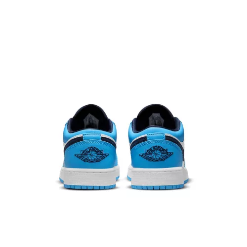 Jordan 1 Low UNC detské nízke streetové tenisky — produktová fotografia na bielom pozadí, bočný pohľad