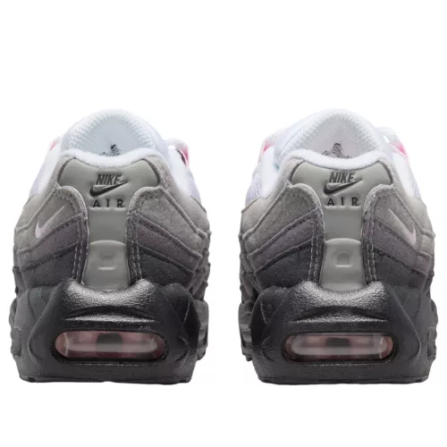 Nike Air Max 95 Pink Foam detské nízke streetové tenisky ružové — produktová fotografia na bielom pozadí, bočný pohľad