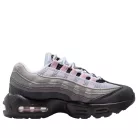 Nike Air Max 95 Pink Foam detské nízke streetové tenisky ružové — produktová fotografia na bielom pozadí, bočný pohľad
